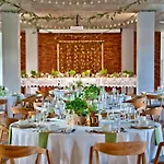 Bed & Breakfast Folwark I Park 3*